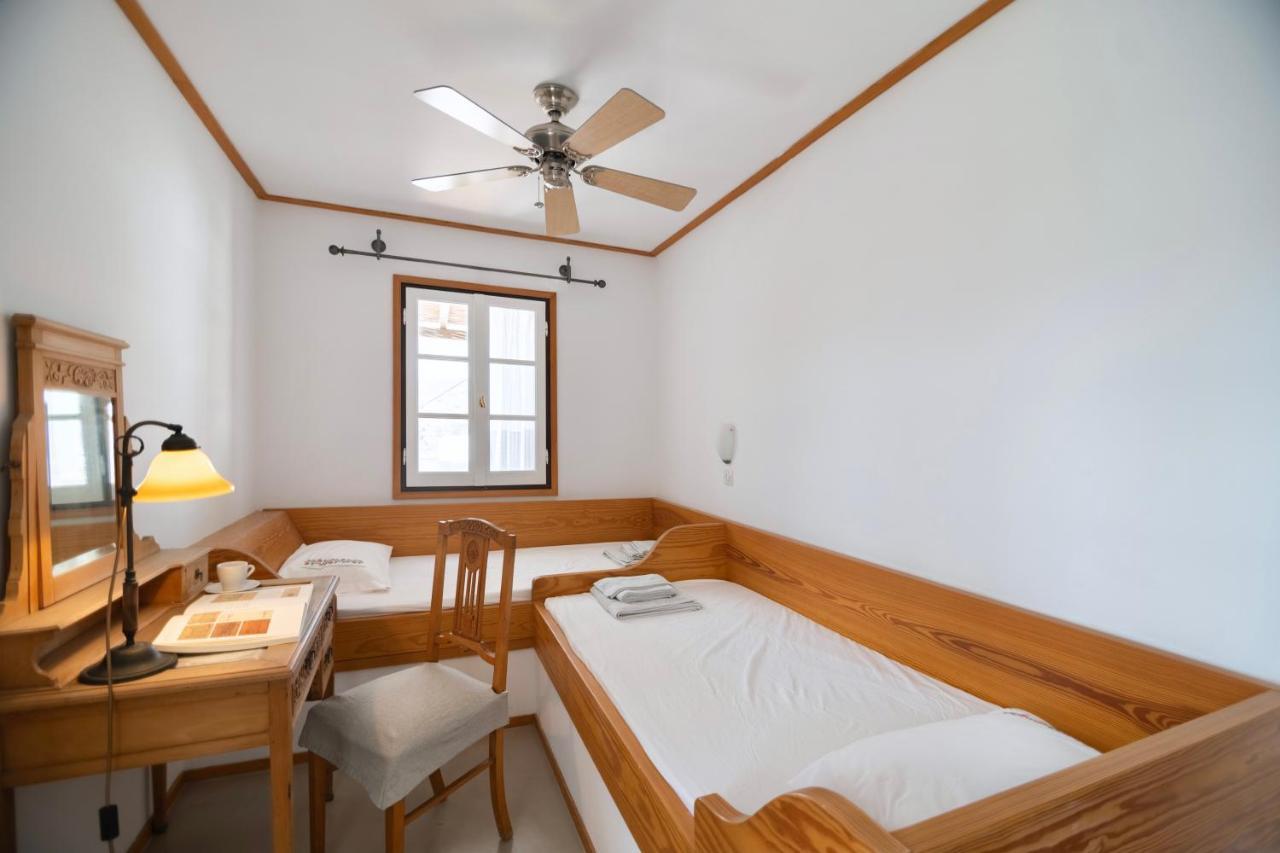 Lotos Beach Home Kini Buitenkant foto